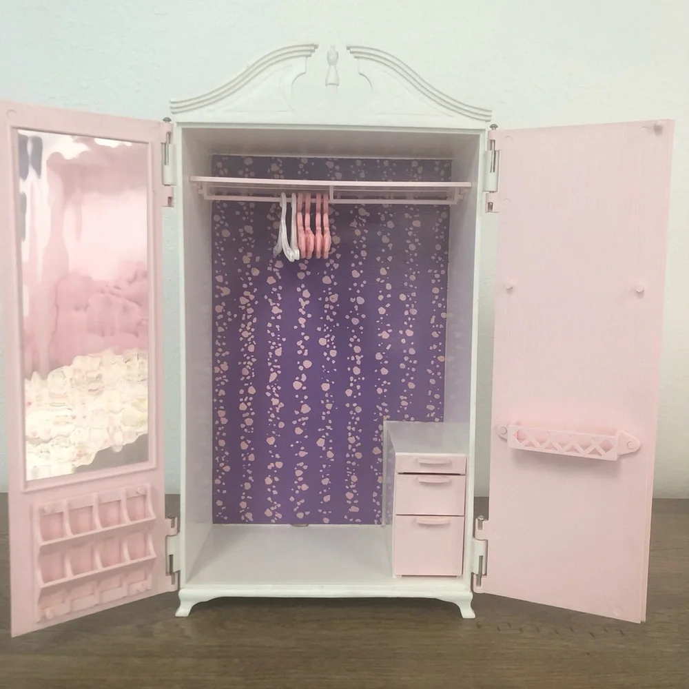 Barbie double door